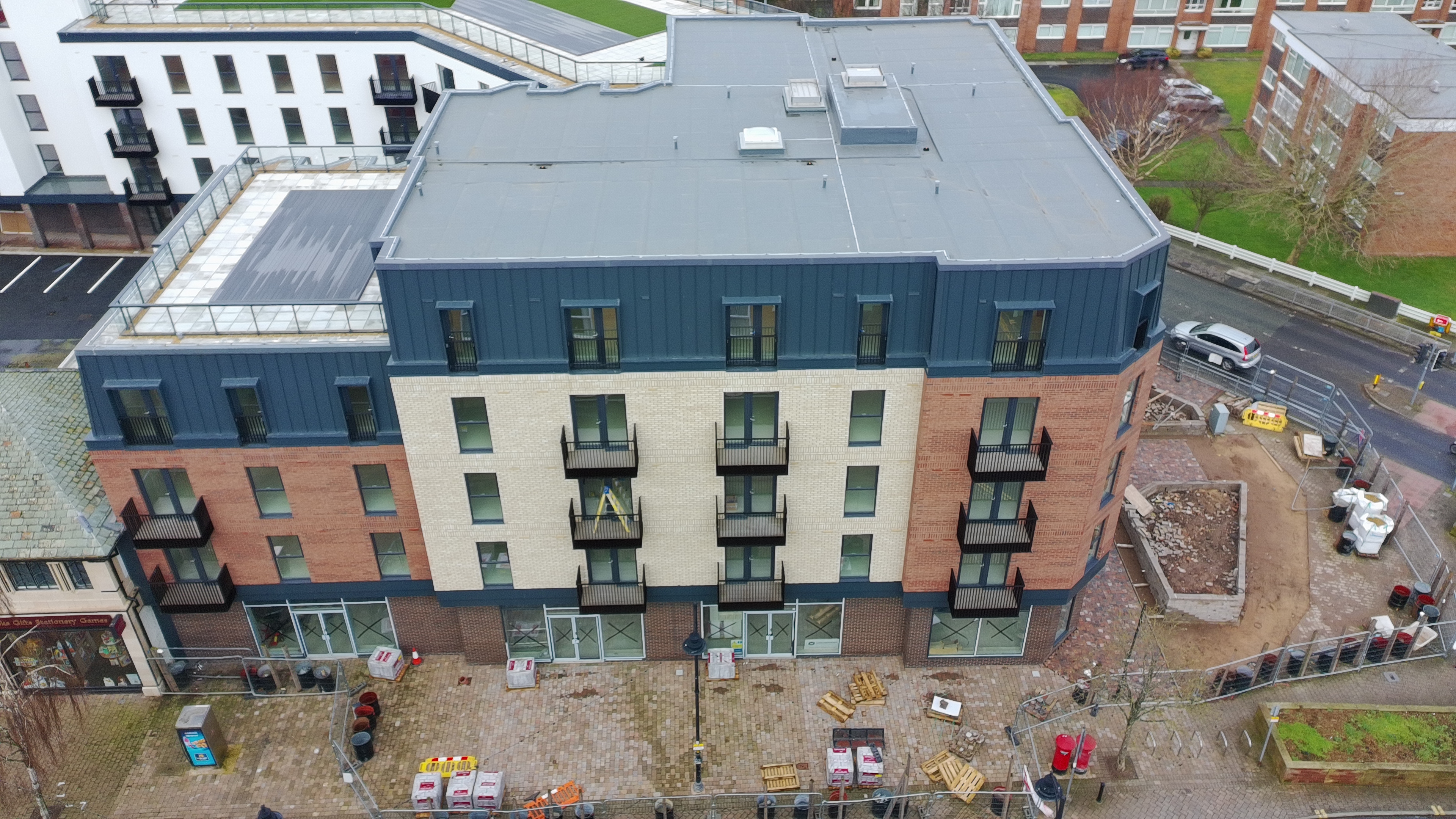 Roof areas, balconies and ground-floor frontage at Moorside Place